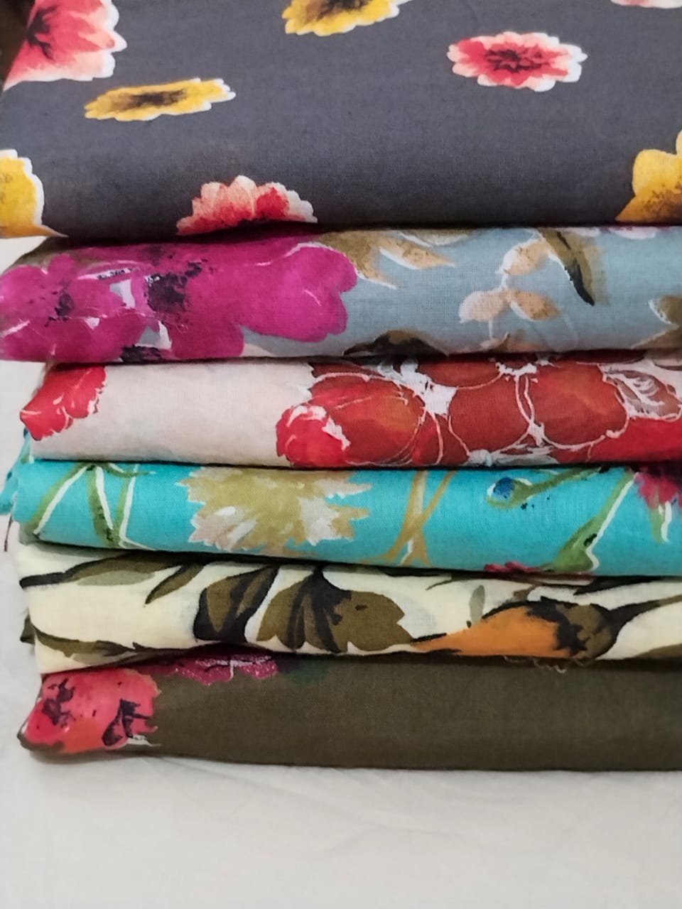 Rosy Charm – Unstitched Lawn 3 Piece (Pink Floral Design) - Image 5